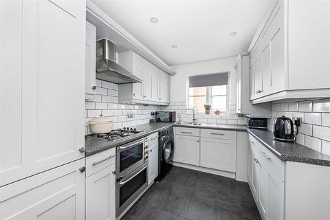 2 bedroom apartment for sale, Coldstream Road, Caterham CR3