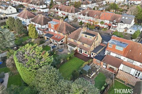 4 bedroom semi-detached house for sale, Colne Road, London, N21