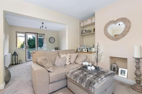 3 bedroom semi-detached house for sale, Hilltop Road, Whyteleafe CR3