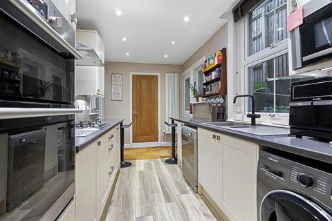 undefined, Croydon Road, Caterham CR3