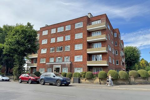 2 bedroom apartment for sale, Eaton Gardens, Hove, BN3 3