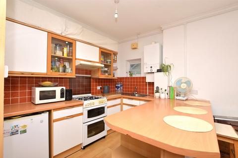 2 bedroom apartment for sale, Gloucester Road, Surrey RH1