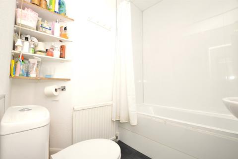 2 bedroom apartment for sale, Gloucester Road, Surrey RH1