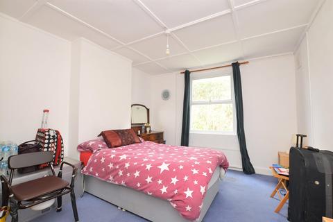 2 bedroom apartment for sale, Gloucester Road, Surrey RH1
