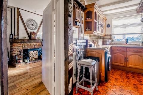 4 bedroom semi-detached house for sale, Rayleigh Road, Leigh-On-Sea SS9