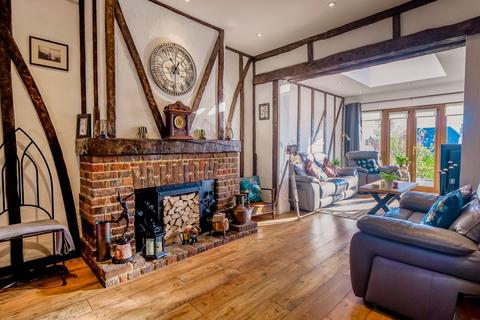 4 bedroom semi-detached house for sale, Rayleigh Road, Leigh-On-Sea SS9