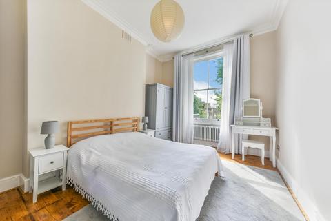2 bedroom flat to rent, Oakley Square, London, NW1