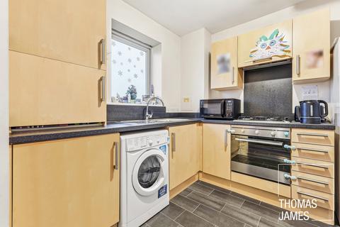 2 bedroom flat for sale, Millicent Grove, London, N13