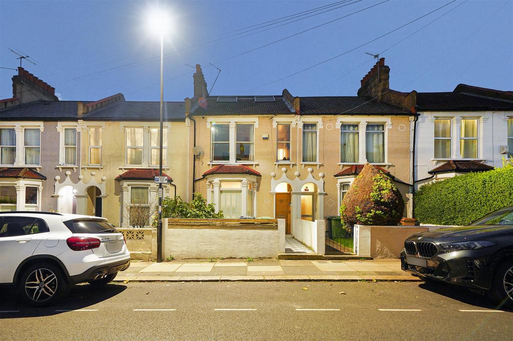 97 Davenport Road - Wy Ikt5 Rm WRy Zm1p Bid46.jpg