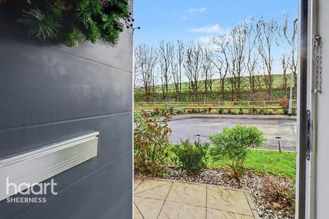 4 bedroom semi-detached house for sale, Sandpiper View, Sheerness