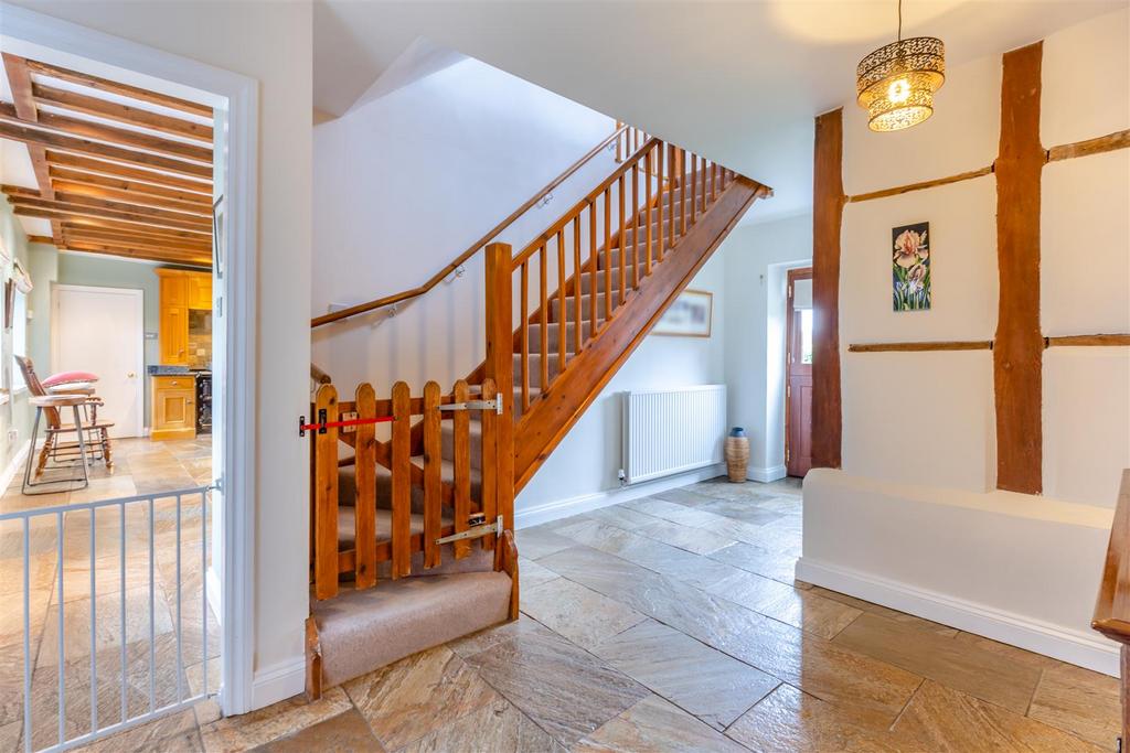 8549356-interior13.jpg