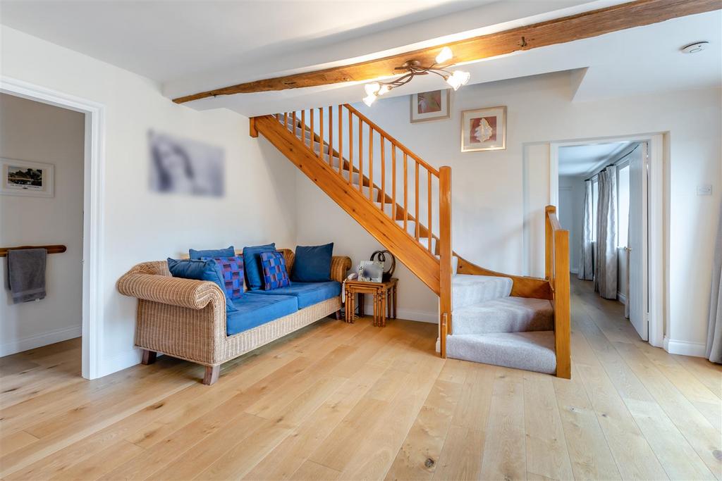 8549356-interior06.jpg