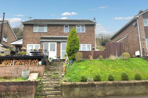 4 bedroom semi-detached house for sale - Wintles Close, Mitcheldean