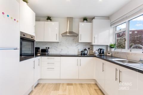 2 bedroom apartment for sale, Highfield Road, London, N21