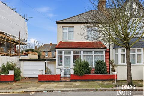 3 bedroom end of terrace house for sale, Forfar Road, London, N22