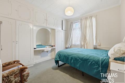 3 bedroom end of terrace house for sale, Forfar Road, London, N22