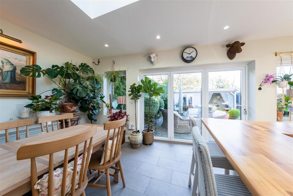 244 London Road-008.jpg