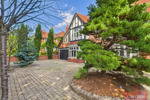 4 bedroom detached house for sale, Stepney Drive, Scarborough