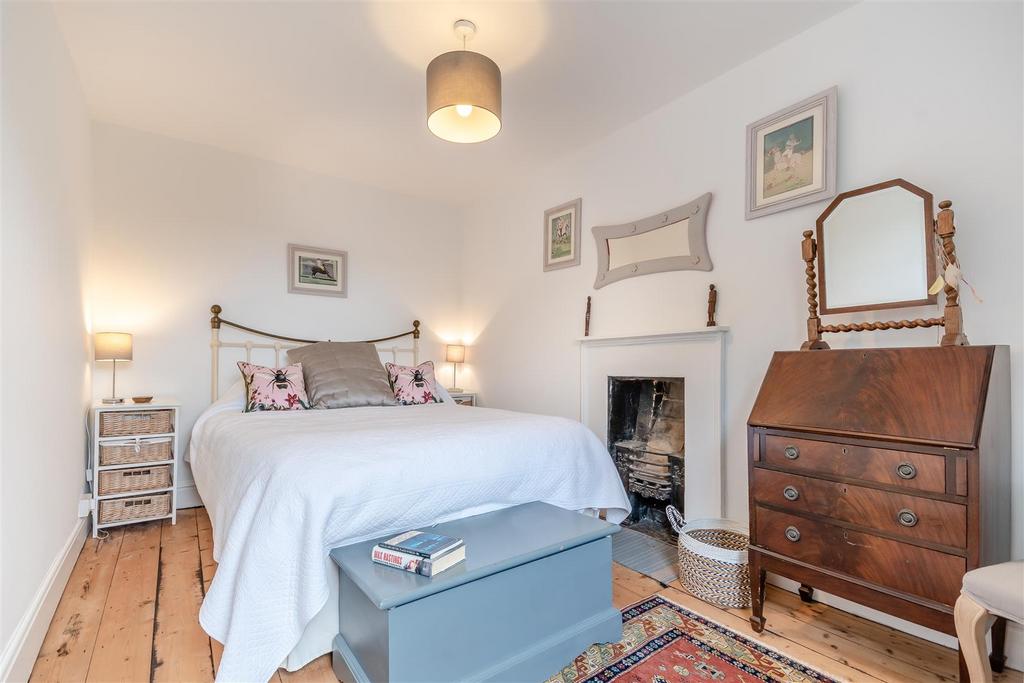 8656910-interior01.jpg
