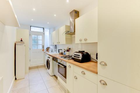 1 bedroom apartment for sale, Adelaide Crescent, Hove.