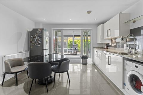 4 bedroom detached house for sale, Brunel Drive, Hailsham