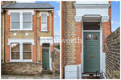 3 bedroom end of terrace house for sale, Belton Road, London, N17