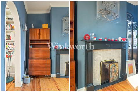 3 bedroom end of terrace house for sale, Belton Road, London, N17