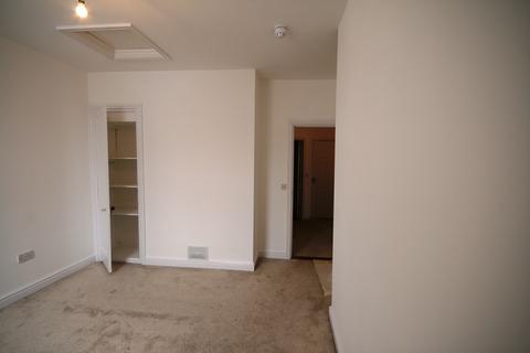 2 bedroom flat to rent, Flat 3, Rothsay House, Newmarket High Street
