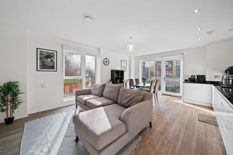3 bedroom flat for sale, 3 Bowen Drive, London. SE7