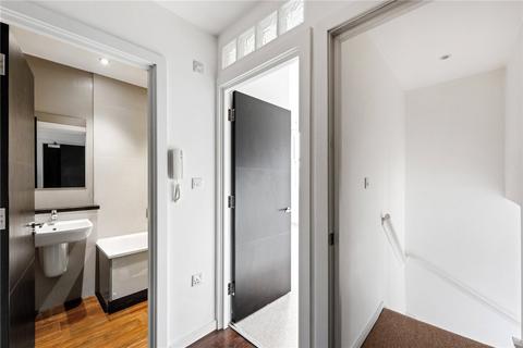 2 bedroom apartment to rent, Queens Drive, London, N4