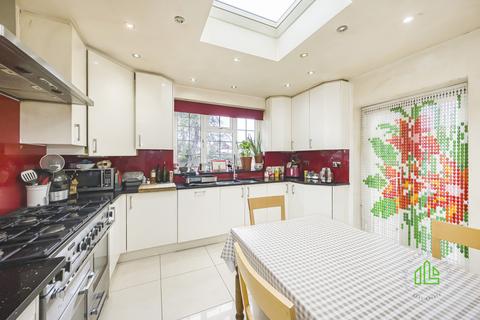 4 bedroom semi-detached house for sale, Kings Avenue, London SW12