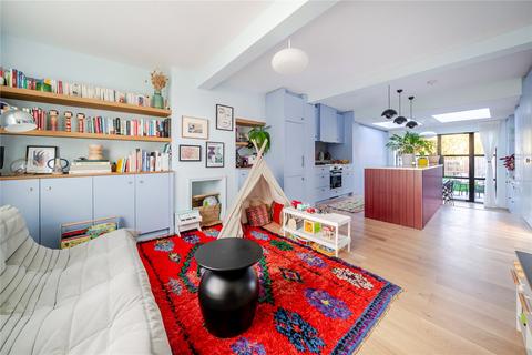 Hall Drive, London