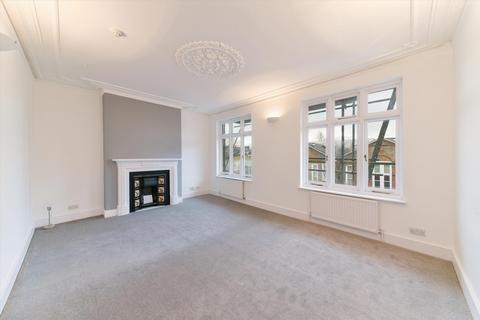 3 bedroom flat to rent, Agincourt Road, Belsize Park, London, NW3