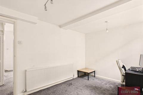 2 bedroom terraced house for sale, Trafalgar Terrace, Scarborough