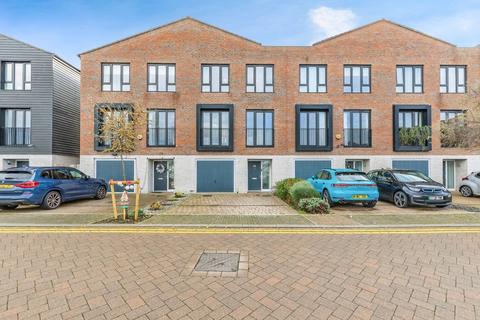4 bedroom terraced house for sale, Common Creek Wharf, Kent ME1