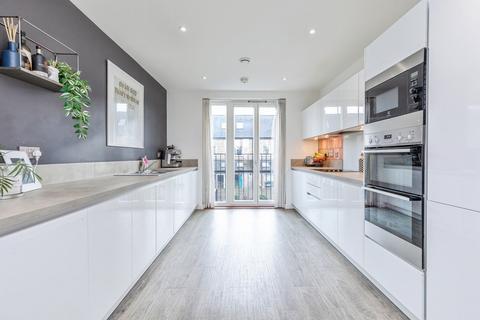 4 bedroom terraced house for sale, Common Creek Wharf, Kent ME1