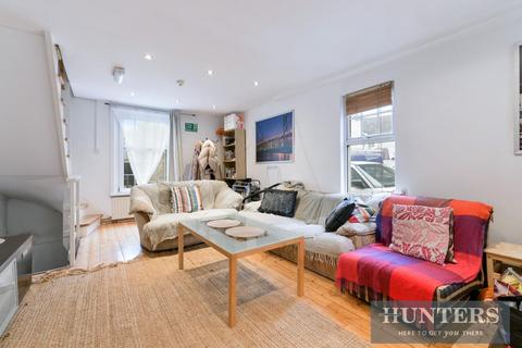 4 bedroom end of terrace house for sale, New Road