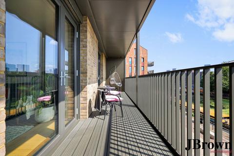 1 bedroom flat for sale, Lorimer House, 9 Navigators Walk, London, Greater London, E3