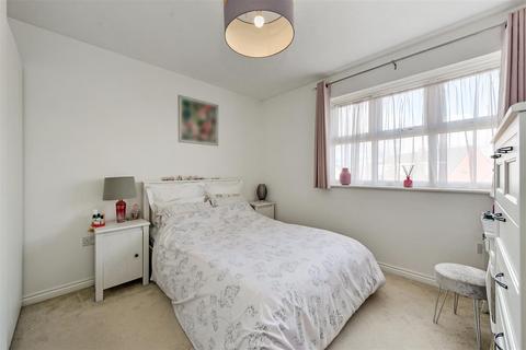 2 bedroom flat for sale, Harebell Road, Andover