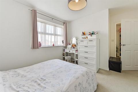 2 bedroom flat for sale, Harebell Road, Andover