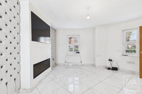 3 bedroom semi-detached house for sale, Sergeant Drive, Paddington, WA1