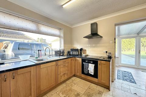 3 bedroom detached bungalow for sale, Ivor Close, Holbury, SO45