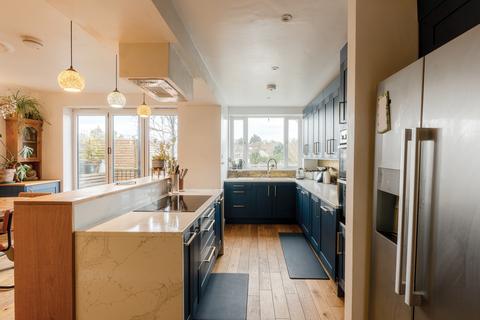 undefined, Bristol BS5