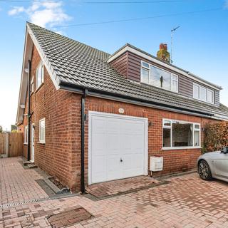 3 bedroom semi-detached house for sale, Haymakers Way, Chester, CH1