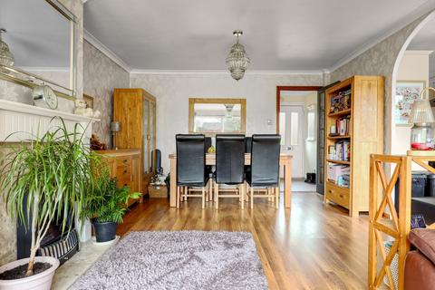 3 bedroom terraced house for sale, Valence Drive, Cheshunt, EN7