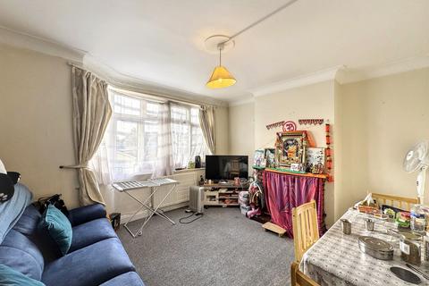 2 bedroom flat for sale, Blundell Road, Edgware, HA8