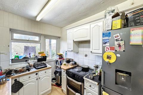 2 bedroom flat for sale, Blundell Road, Edgware, HA8