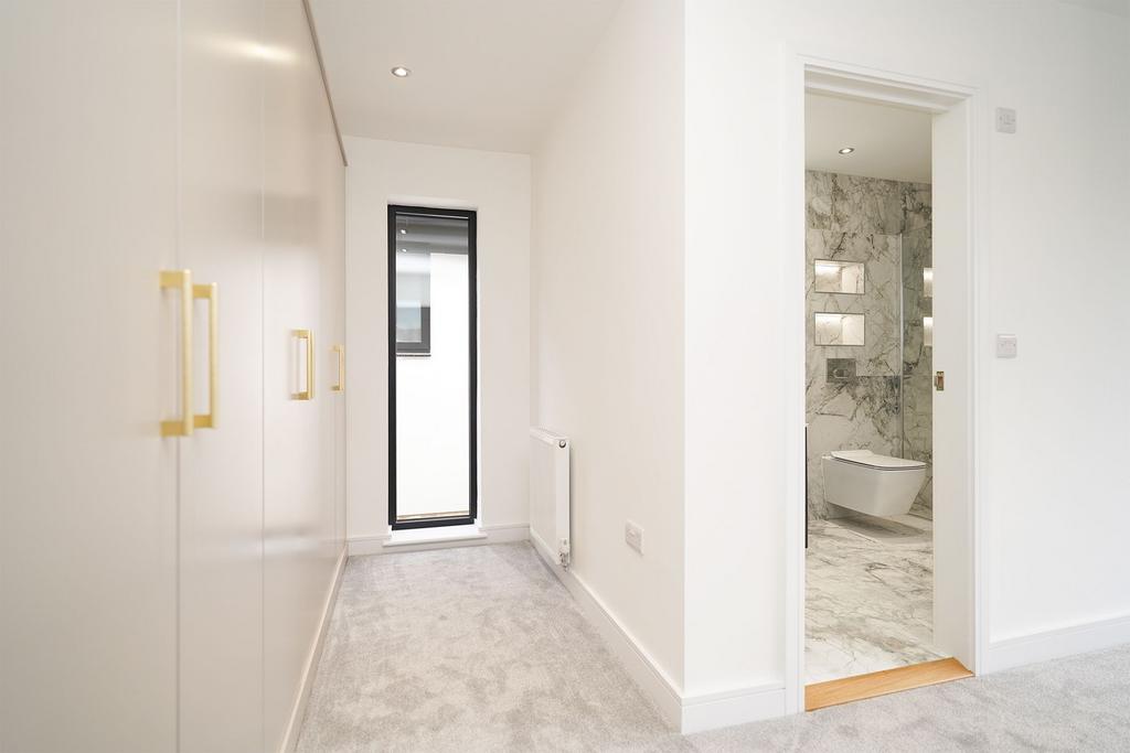 Principal Bedroom Suite - First Floor
