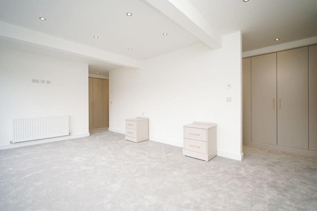 Principal Bedroom Suite - First Floor
