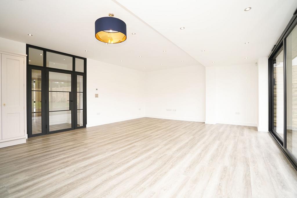 Kitchen Dining Area